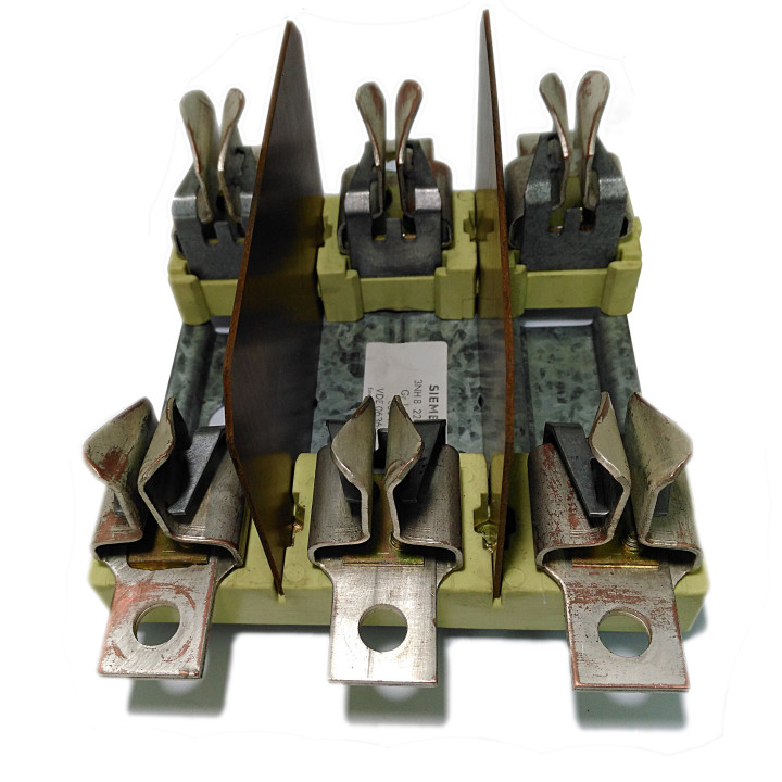 SIEMENS 3NH8220 - Portafusibile con Terminale a Vite 3-Pole 660V 250A