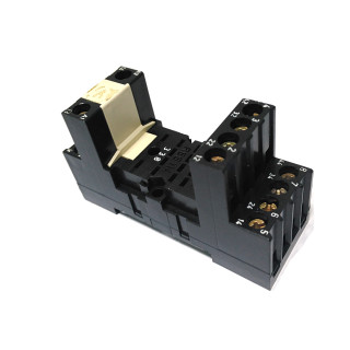 Lumberg RSS-114 - Zoccolo per Rele