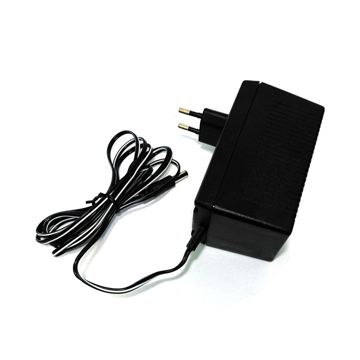 OEM AU-10/A -  Adattatore Universale Tensione - Ingresso 230V  50Hz - 15VA Uscita  4.5V-12V  750mA 9VA