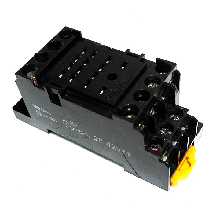 OMRON PYF14A-E - Zoccolo per Impieghi Universali