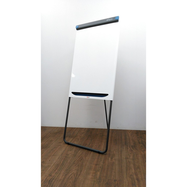 NOBO -  Lavagna Portablocco con Barra di Supporto Posteriore PIRANHA 111x75cm