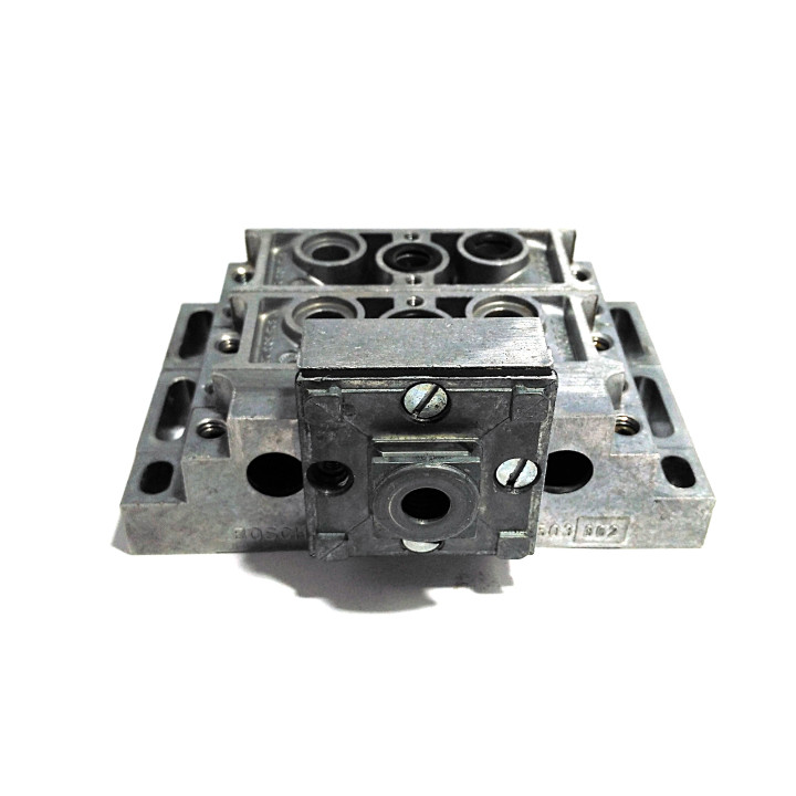 BOSCH 1-825-503-362 - Blocco per Elettrovalvola Pneumatica 6+2 Vie