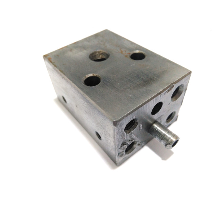 Blocco di Supporto in Acciaio 65.5x40x30mm