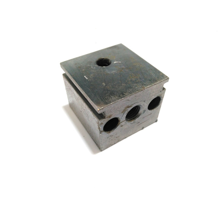 Blocco di Supporto in Acciaio 40.5x40x33mm