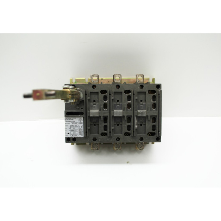 Interruttore di manovra sezionatore