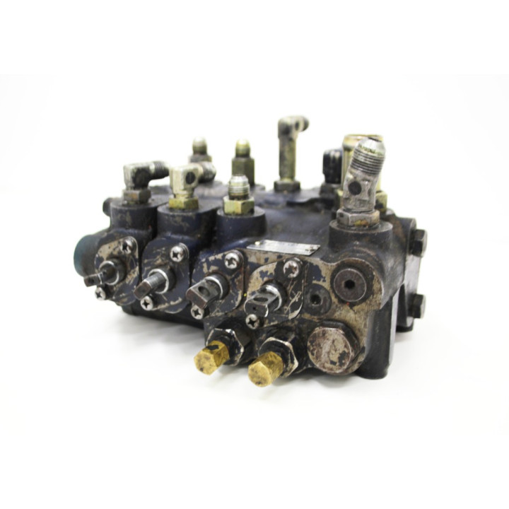 Valvola idraulica a 4 bobine 67620-25000-71