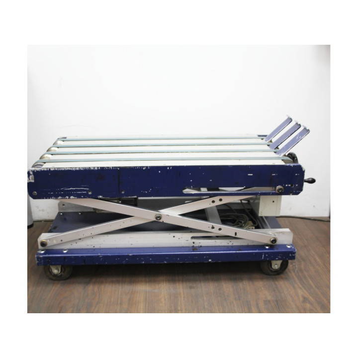 Carrello pantografo con cinghie di scorrimento elettrico