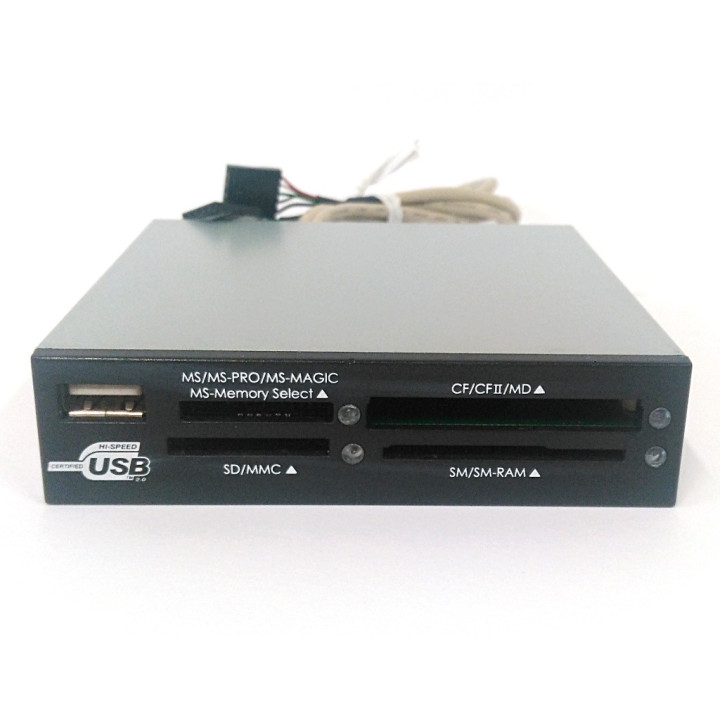 Lettore di Schede per PC con Collegamento alla Scheda Madre