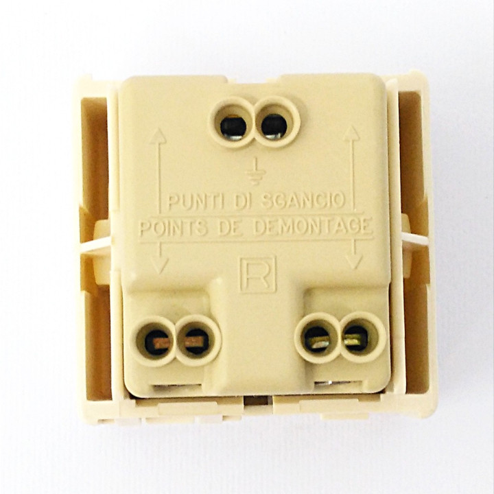 GEWISS GW20205 - Presa Standard Italiano-Tedesco 2P+T 16A 250V