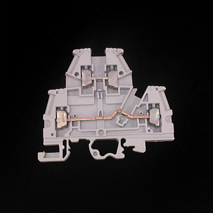 Legrand 037168 - Morsetto di Collegamento 300V 30A 10AWG