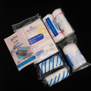 Utermohlen 992641 - Benda Medica Triangolare Monouso 96x96x136cm