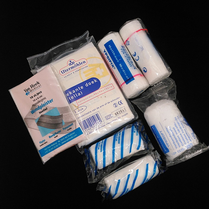 Utermohlen 992641 - Benda Medica Triangolare Monouso 96x96x136cm