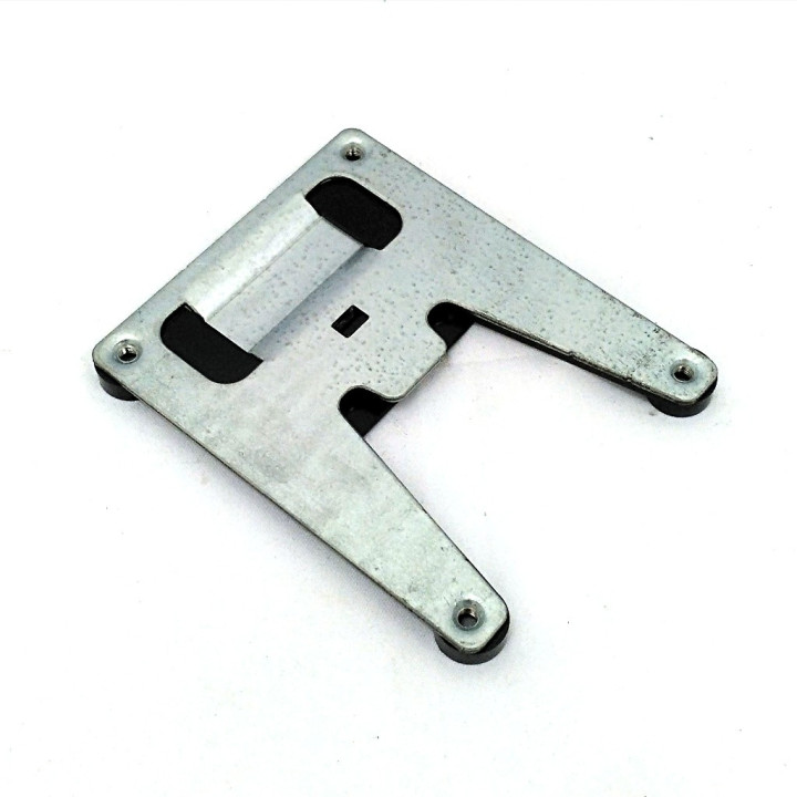 IBM 13N2379 - Staffa per Dissipatore CPU per Series X206/THINKCENTRE A50