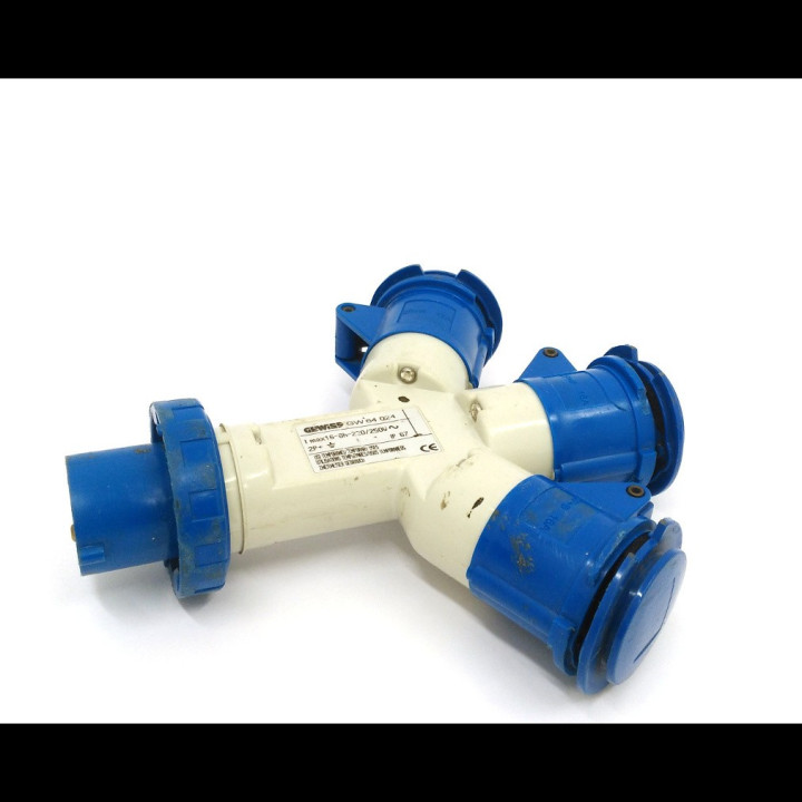 GEWISS GW64024 - Moltiplicatore Stagno 3 Uscite - Spina 16A - 3 Prese 2P+T 220/250V 6H