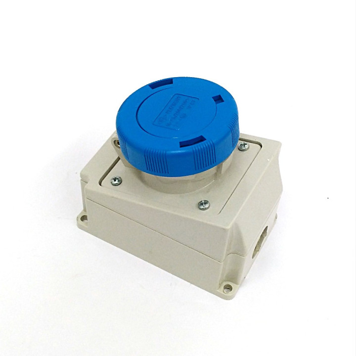 Ilme PEW166PP - Presa a Parete Industriale 16A-6H - 200/250V - 2P+T IP67