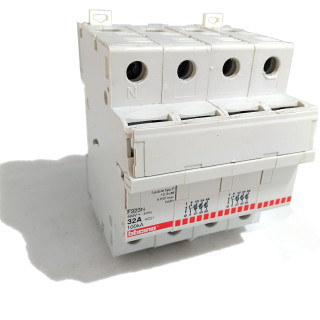 BTICINO EN60947-3 F323N - Portafusibile Sezinatore 3P+N 32A 500V
