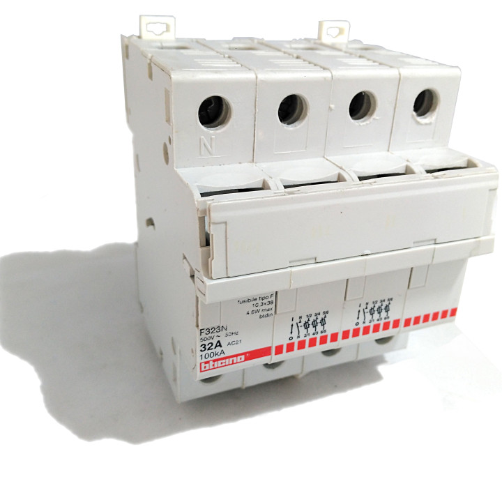 BTICINO EN60947-3 F323N - Portafusibile Sezinatore 3P+N 32A 500V