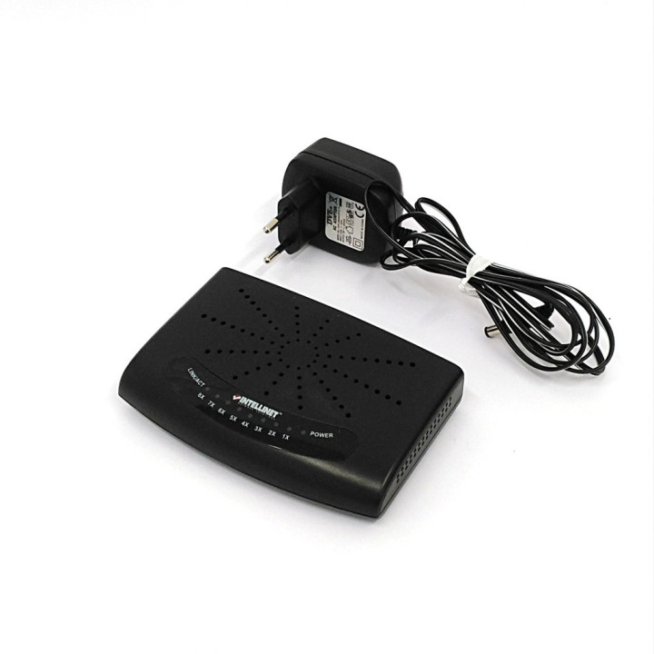 INTELLINET S108SK01273500256 - Switch 8 Porte LINK/ACT - con Cavo di Alimentazione - Nero